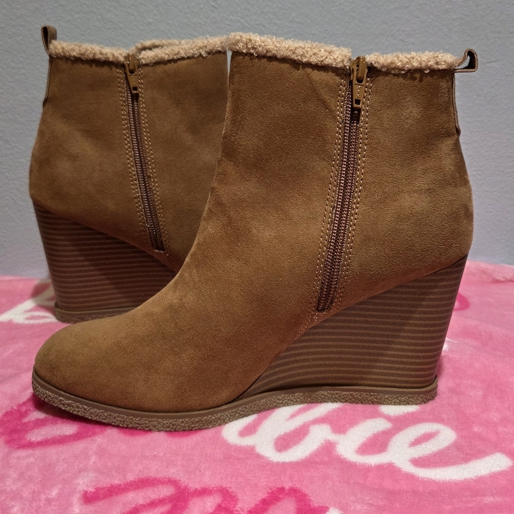 Sun & Stone Women's Camillia Tan Faux Suede Wedge Ankle Boot, Size 9.5M - Picture 7 of 10